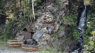 Summer trip along the river, building a primitive shelter