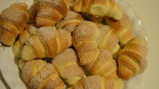 Рогалики дрожжжевые с ореховой начинкой / Bagels with nut filling