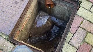 What's in an inspection chamber (manhole)