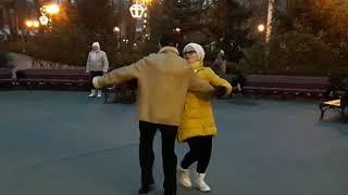 Заблудилась осень средь берез да сосен!!!Танцы в парке Горького!!!Харьков 2021