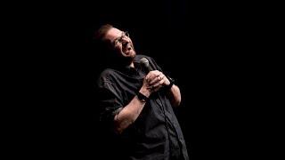 Seven minutes of classic one-liners by Gary Delaney:Funny gags from 'Comedy Club Classics 2000-2013'