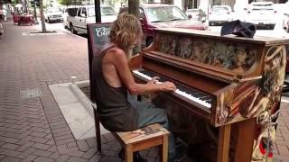 (Полная версия)Бездомный бомж Дональд Гулд играет на пианино(Donald Gould Homeless plays the piano)
