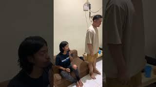 Prank masukin sosis ke mulut teman sampe muntah muntah #funny #comedy #lucu #funnyvideo #prank