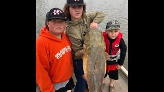 HUGE Fish Drags Noodle Across the Lake #jugline #catfish #fishing