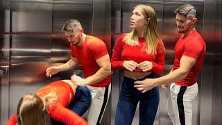 Big ASS Model Accidentally Touched Her Trainer D**k