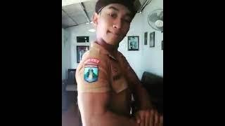 Kakak pramuka sixpack