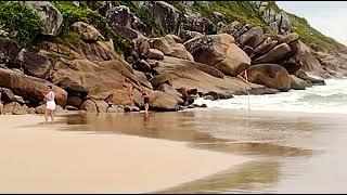 Costão esquerdo da praia dos ingleses. Dia 06/01/2022