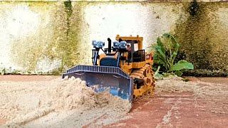 9 Channel ZX5 Bulldozer Demo Video. ZX5 RC Bulldozer Test. Pros and Cons of an RC ZX5 Bulldozer.