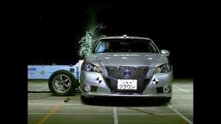 Toyota Crown 210 Crash Test