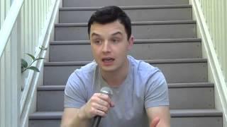 INTERVIEW: Noel Fisher sur le futur de Gallavich (Janvier 2015)