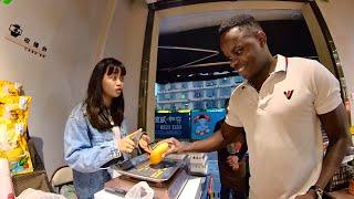 Black Man Gains Love From Chinese Locals for Speaking Fluent Chinese