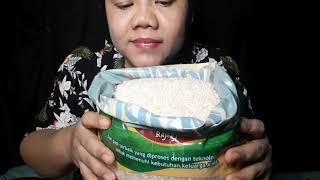 Makan Beras Premium Merek Rania Langsung Dikarung Plastik | asmrrawrice | asmrrawriceeating