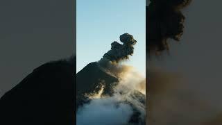 Попал на извержение вулкана Акатенанго в Гватемале.