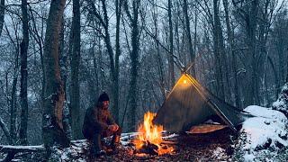 Surviving a Wild Snowstorm in the Deep Woods Building Shelter Bed from Tree Trunks in -19°C Blizzard