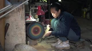 Blacksmithing - Amazing Skill Of Young Girl Make Her Own Russian Blade