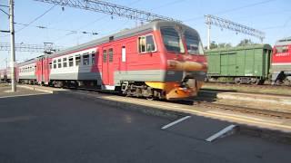 Электропоезд ЭД9М-0044 прибывает на станцию Бекетовская