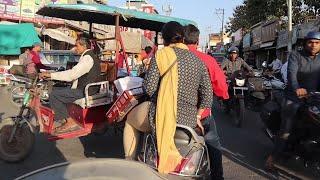 KERETA BERSERAKAN‼️JANGAN KAGET MELINTASI JALAN RAYA INDIA‼️HARUS BANYAK-BANYAK SABAR