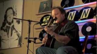 Steve Kaufman performs on the Tennessee Shines Radio Show