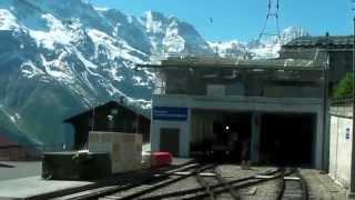 Von Lauterbrunnen nach Mürren mit Luftseilbahn und Bergbahn