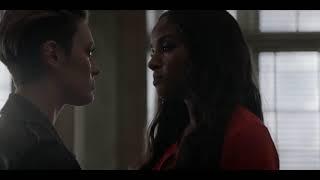 Batwoman 2x18   Kissing Scene — Kate and Sophie Wallis Day and Meagan Tandy