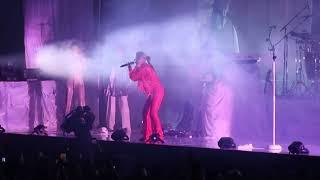 Robyn - 'Dancing On My Own' (live) - Madison Square Garden - NYC - 3/8/19