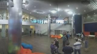 VR: проход между башнями Mail.Ru с помощью системы виртуальной реальности HTC Vive