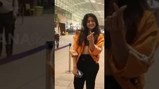 RashmikaMandanna Kissed By Her Fan Girl @ Mumbai Airport#shorts#rashmikacuteexpression