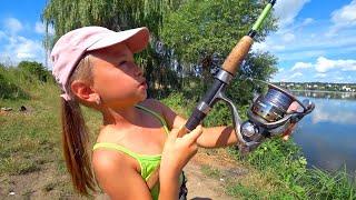Рыбалка на озере | Купание и игры от Ярославы | Tiki Taki Cook