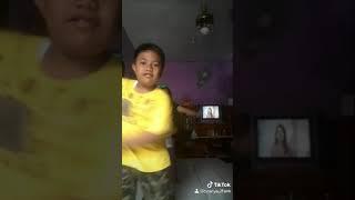 joget tiktok bareng adik sama tante