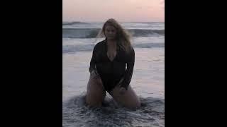 Introducing Hunter McGrady, an amazing plus-size model