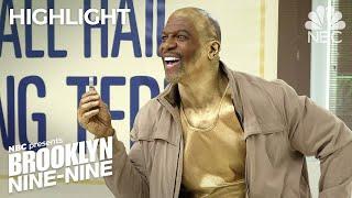 Terry Outsmarts Everyone and Wins the Heist - Brooklyn Nine-Nine (Episode Highlight)