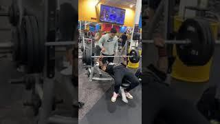 CHRIS JAE - BENCHING 385 at 185 Body weight