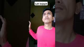 Laah..kejepit #videolucu #lucu #videoreels #ngakak #comedy #viralreels #hiburan #viralvideo