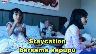 Staycation/liburan singkat di hotel bersama sepupu di Medan