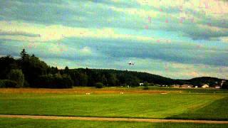 Su-27 Modelljet Landung in Bad Waldsee