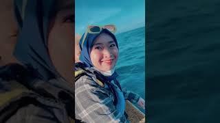 Viral cewek ini minum air laut sampai muntah di tengah laut ‼️ ternyata air laut enak juga