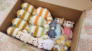 Вязовлог на кровати / Много игрушек для заказа / Вязаные игрушки для детей