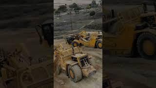 Scrapers working in push pull configuration #dozers #dumptruck #bulldozers