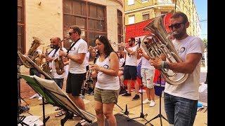 Una lluna a l'aigua (Txarango) - Contrabanda