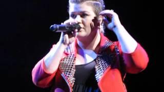 Kelly Clarkson covers "The Heart Wants What It Wants" (Selena Gomez)