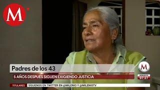 Padres de los 43 normalistas buscan a sus hijos, pese a enfermedades y falta de dinero