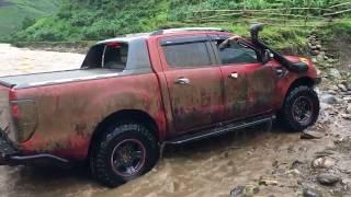 Trải nghiệm khả năng lội nước siêu hạng của xe bán tải Ford Ranger