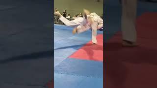 Huge judo reversal throw at international competition ￼#judo #throwback #judobasics