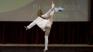 "Porushka, Poranya." Pop acrobatic dance.