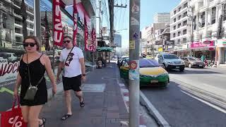 Pattaya Soi 6, Beach Road. Incredible walk. Thailand  December . Pattaya Through My Eyes