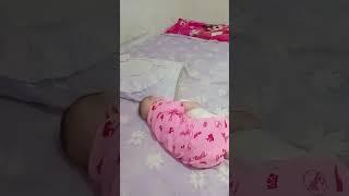 sepupu lagi tidur 