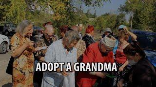 Adopt a grandmother. The foundation that helps elderly people living below the poverty line.