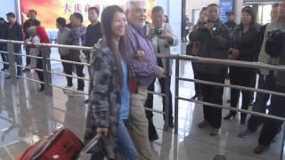 American Father-in-Law Greeted by Chinese Family