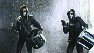 Tinchy Stryder- Let It Rain (feat. Melanie Fiona) [Official Video]