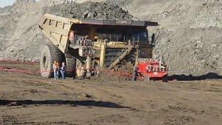 EXTREME Dangerous Mining Dump Truck Driving Fastest Biggest Heavy Equipment on Dangerous  Muddy Road